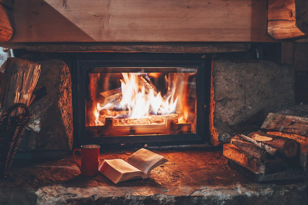Récupérer la chaleur de l'insert ou du foyer fermé d'une cheminée pour  chauffer sa maison